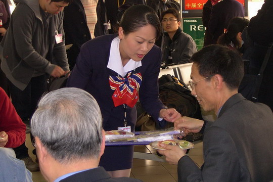 东航上海保障部完成政协委员赴北京地面保障