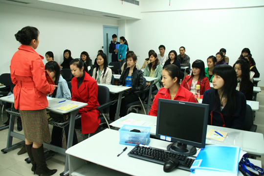国航西南分公司培训部紧张有序开展教学培训
