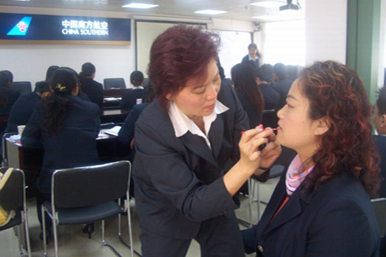 南航广州营业部举办塑造女性形象的课程培训