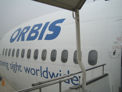 天河机场全力保障奥比斯眼科飞行医院慈善活动