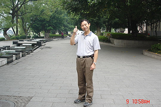 情系蓝天终不悔——记国航西南飞行部兰登华