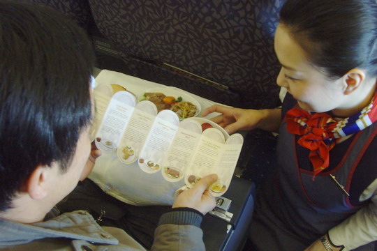 东航武汉推出“陕西暨西安文化周”机上活动