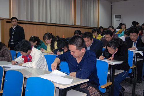 东航甘肃市场部换季统一闭卷考试取得好成效