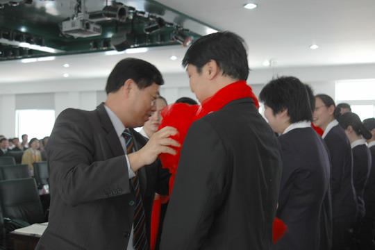 东航首批短期合同制员工转为长期合同制员工