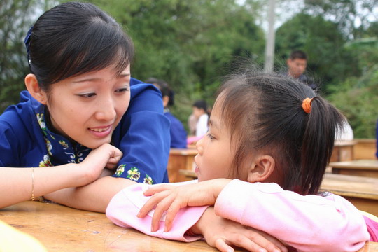 海航乘务员白沙县扶贫 共建乡企和谐新生活