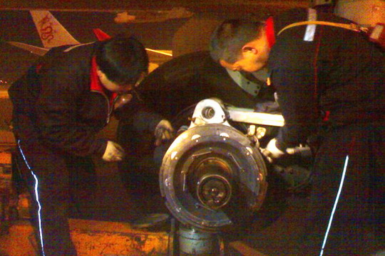 东航西北驻沪A300机务“一天”维修工作写实