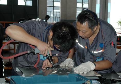 成都维修基地办弘扬奥运精神 奉献优质服务活动