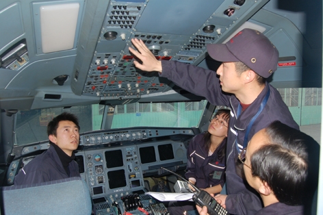 国航上海维护中心员工到成都学习A340维护