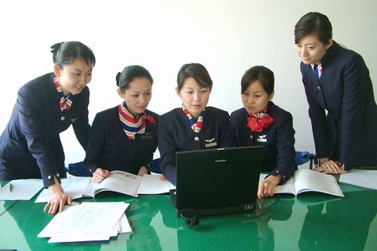 东航河北乘务教员首次承担两舱复训教学任务