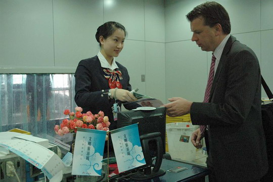 东航北京基地为“文明旅游周”活动增光添彩