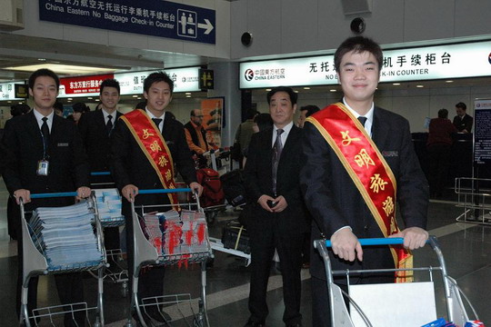 东航北京基地为“文明旅游周”活动增光添彩