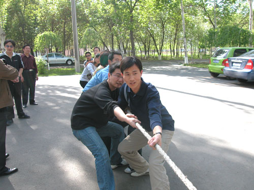 南航新疆航务部举办迎五一“安康杯”运动会