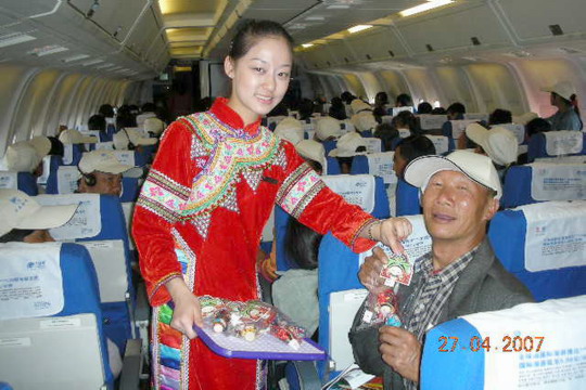 东方空中文化体验之旅情洒客舱旅客赞誉多多