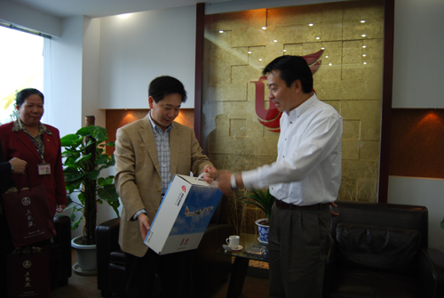 柬埔寨吴哥航空执行董事到访国航西南分公司