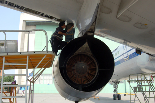 国航成都维修基地全力备战暑期安全运输任务