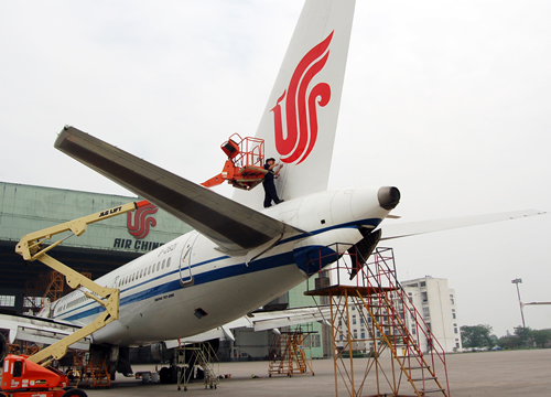 国航成都维修基地航线部连续排除多起飞机故障