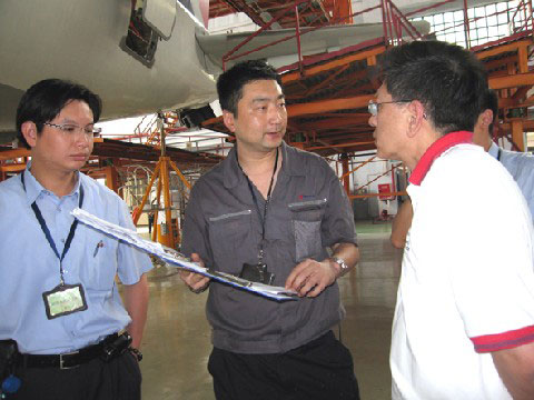 国泰航空机务工程师考察成都维修基地维修能力