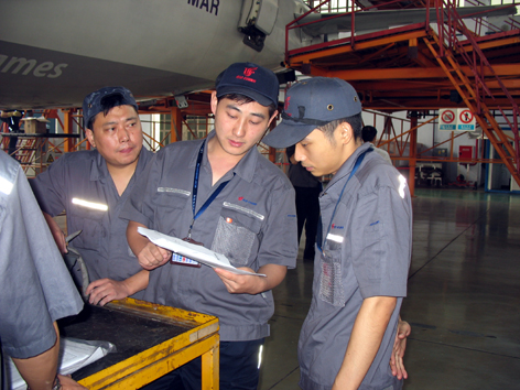 成都维修基地完成两架澳门航空飞机定检工作