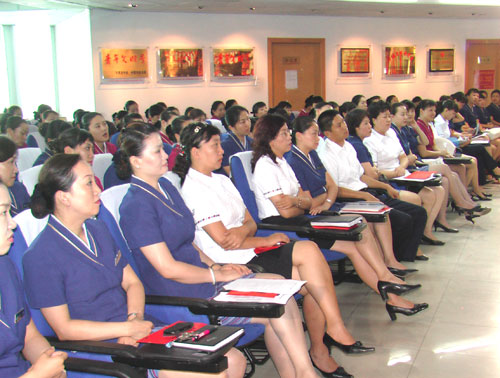 南航新疆客舱部召开半年工作会暨旺季动员会