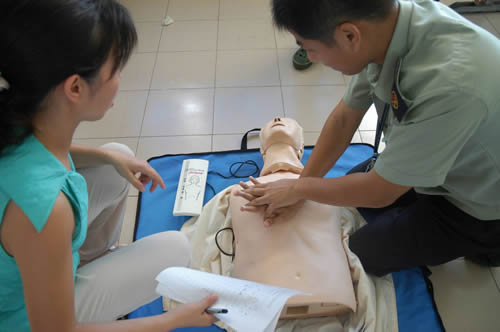 海口美兰机场急救中心重视救护员培训工作