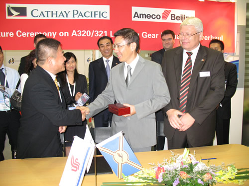 Ameco与国泰航空在亚洲航展签署飞机维修协议