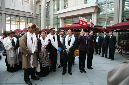 首都机场集团公司要客部喜迎“十七大”代表