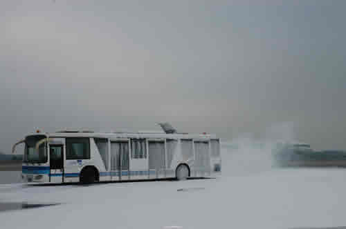 海口美兰国际机场举行飞机火灾应急救援演练
