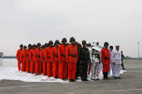 海口美兰国际机场举行飞机火灾应急救援演练