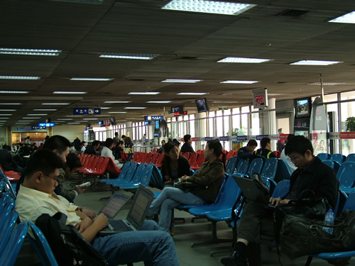 武汉天河国际机场候机区已可“无线上网”