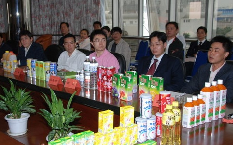 厦门航空公司召开“2008年机供果饮招标会”