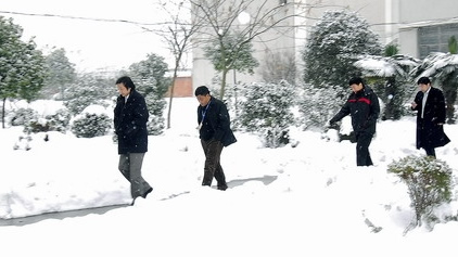 东航股份曹建雄总经理亲切慰问东航安徽分公司