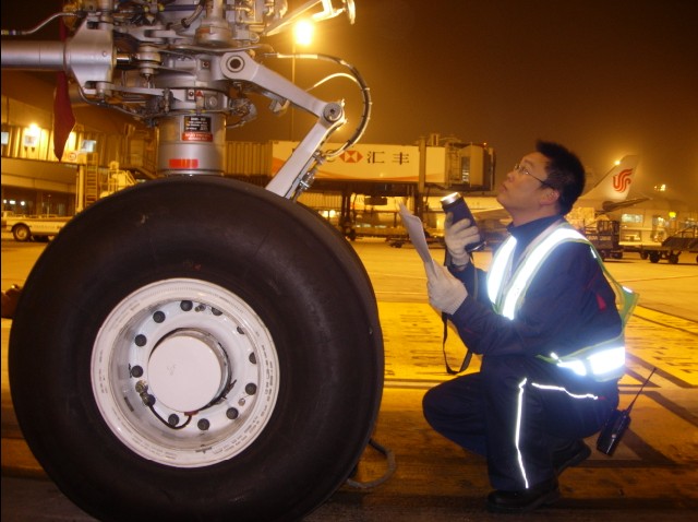 东航北京A330车间积极探索青工培训工作思路