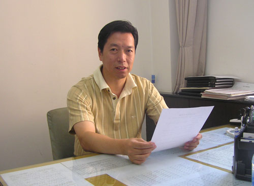 我与陇燕平安飞翔——记东航飞行员祁学文