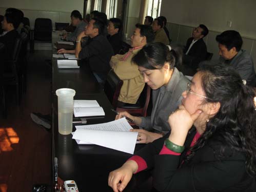 南航新疆“飞行部建设年”加强空防教育