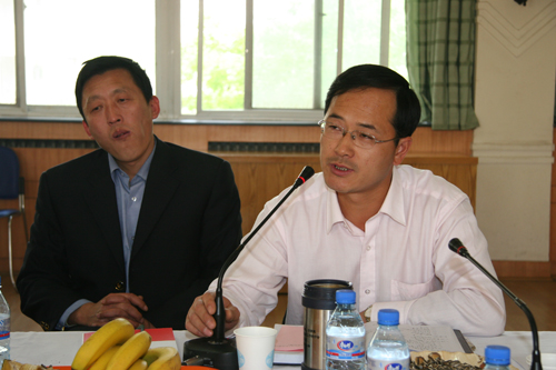 东方航空甘肃分公司召开劳模先进座谈会