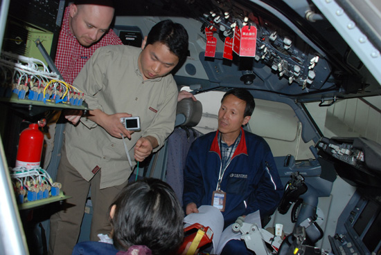 东航山西分公司完成驾驶舱监控系统试装工作