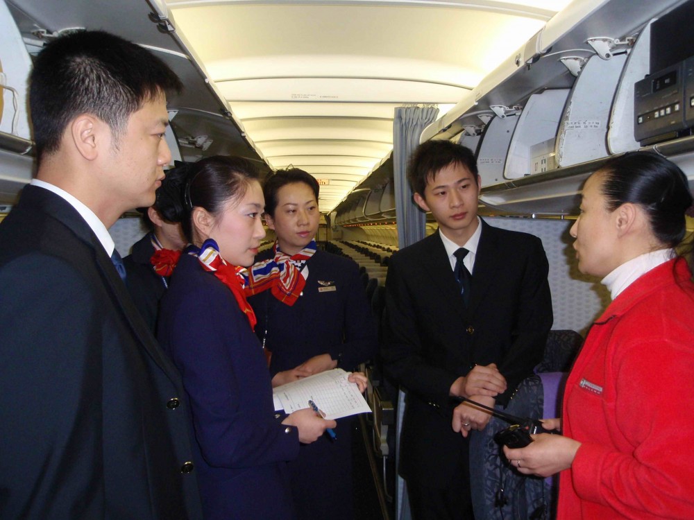 东航山东分公司保障抗震救灾航班纪实