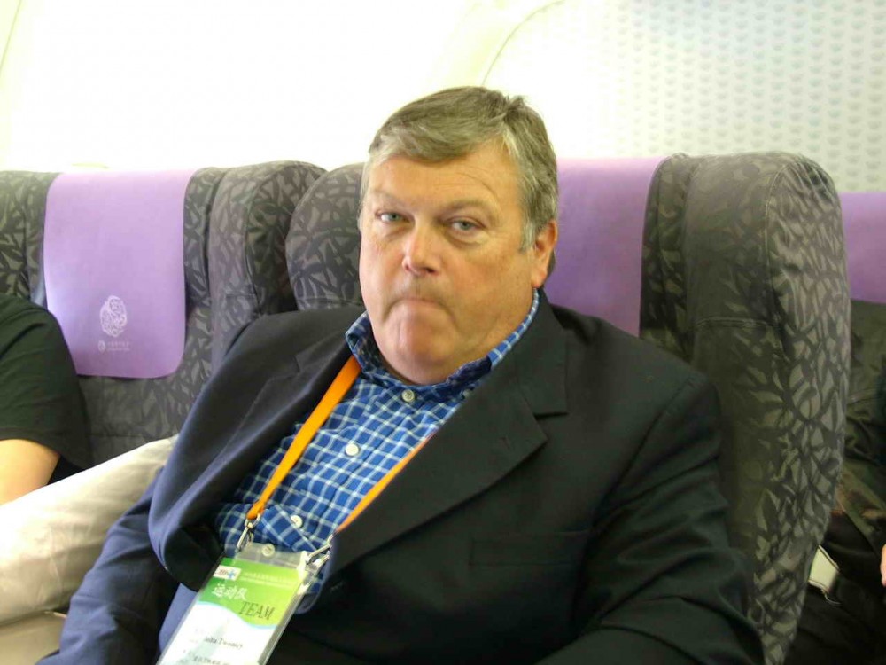 东航山东分公司保障残帆联副主席离青航班