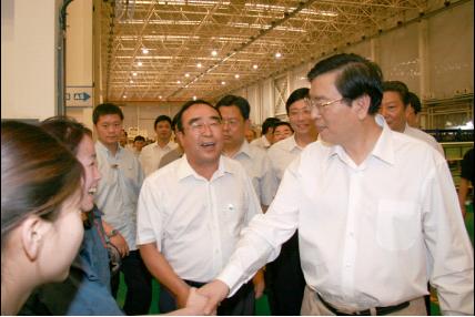 国务院副总理张德江一行视察一航西飞