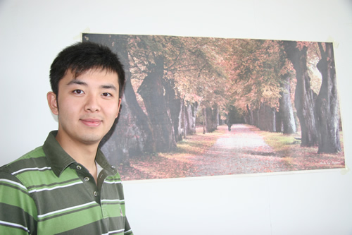 南航安全员不辞劳苦找假牙 老人情真意切表谢意