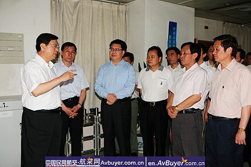 张德江副总理亲切慰问民航西南地区一线员工