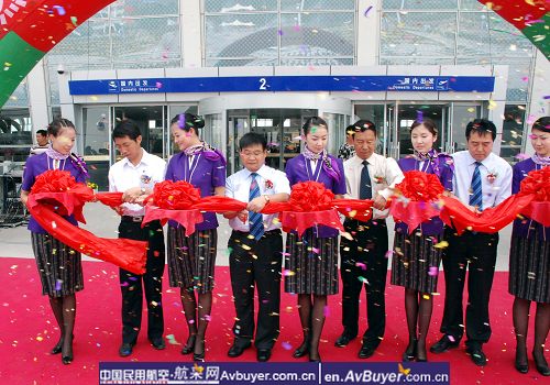 宁夏河东国际机场新航站楼昨日剪彩投入使用