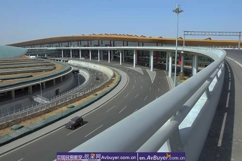 首都机场：绽放国门微笑 喜迎奥运盛会