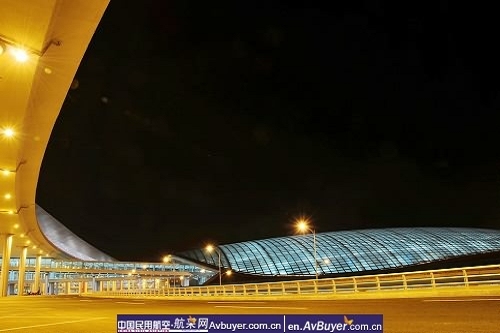 首都机场：绽放国门微笑 喜迎奥运盛会