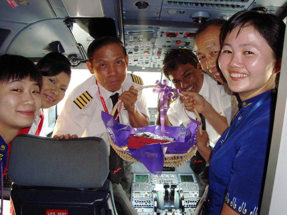 端午节美兰机场为机组送上飘香的海南粽子