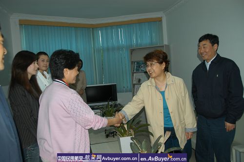 东航云南分公司抗震救灾纪实图片(三)