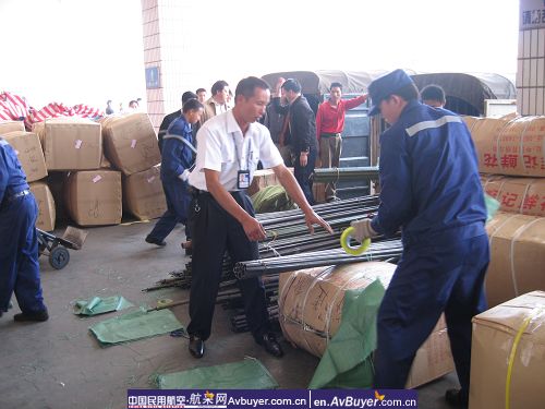 东航云南分公司抗震救灾纪实图片(三)