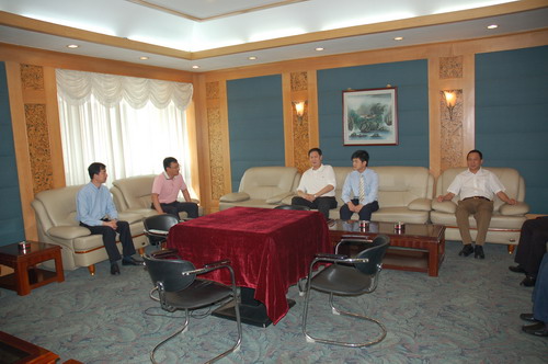 团十六大代表东北空管局高柱山启程赴京