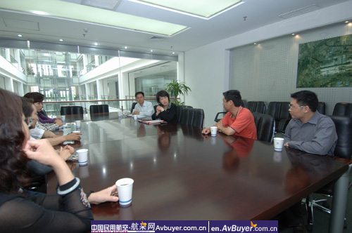 首都机场股份公司工会慰问地震中家庭受灾员工