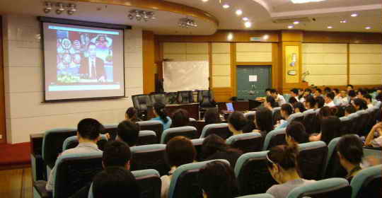 东航山东分公司学习奥运礼仪打造金牌服务